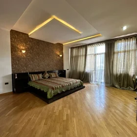 In Baku 180.0 m² apartment is for rent - Image 4