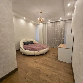 In Baku 260.0 m² apartment is for rent - Image 5