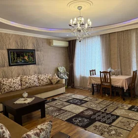 In Baku 90.0 m² apartment is for rent - Image 2