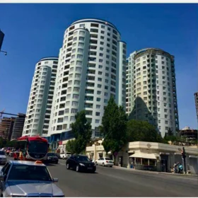 In Baku 187.0 m² apartment is for rent - Image 4