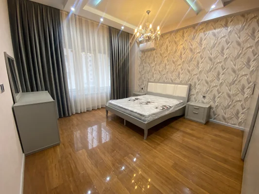 In Baku 120.0 m² apartment is for rent - Image 5