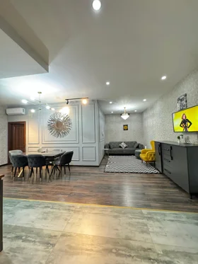 In Baku 110.0 m² apartment is for rent - Image 3