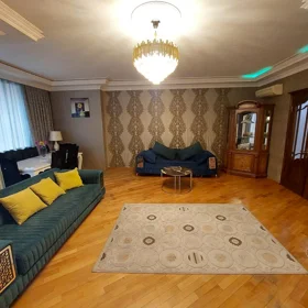 In Baku 150.0 m² apartment is for rent - Image 4