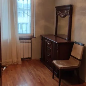In Baku 80.0 m² apartment is for rent - Image 3