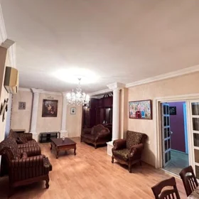 In Baku 180.0 m² apartment is for rent - Изображение 2