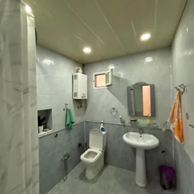 In Baku 130.0 m² apartment is for sale - Image 4