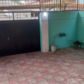 In Khirdalan 135.0 m² house with 4.0 rooms is for rent