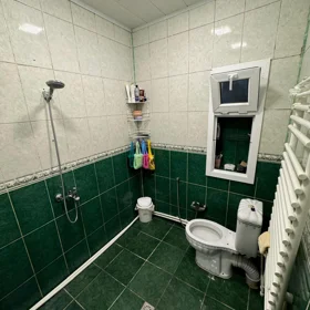 In Baku 76.0 m² house with 3.0 rooms is for rent - Image 5