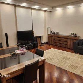 In Baku 110.0 m² apartment is for rent - Image 3