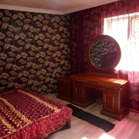 In nan 100.0 m² house with 3.0 rooms is for rent - Image 2