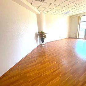 Baku-da 40.0 m2 ofis kirayə verilir - Şəkil 2