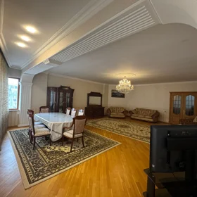 In Baku 198.0 m² apartment is for rent - Image 5