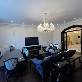 In Baku 533.0 m² apartment is for sale - Image 4