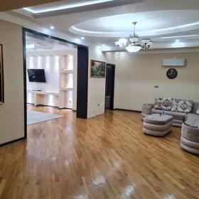 In Baku 230.0 m² apartment is for rent - Изображение 2