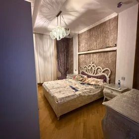 In Baku 110.0 m² apartment is for rent - Image 3