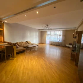 In Baku 225.0 m² apartment is for rent - Изображение 2