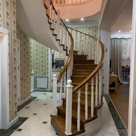 In Baku 300.0 m² house with 6.0 rooms is for rent - Изображение 2