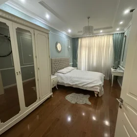 In Baku 138.0 m² apartment is for rent - Image 3