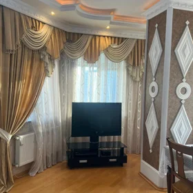 In Baku 135.0 m² apartment is for rent - Image 5