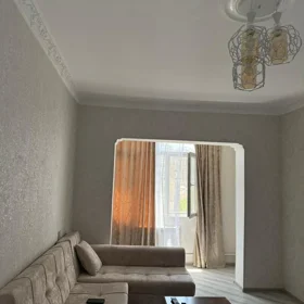In Baku 70.0 m² apartment is for rent - Image 3