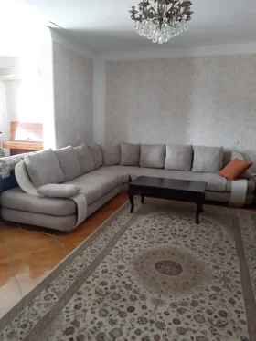 In Baku 125.0 m² apartment is for rent - Image 2