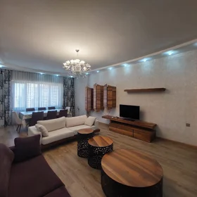 In Baku 150.0 m² apartment is for sale - Image 2