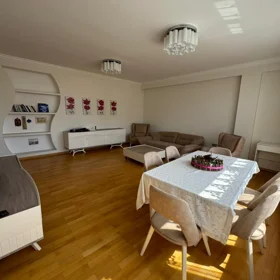 In Baku 105.0 m² apartment is for rent - Image 3