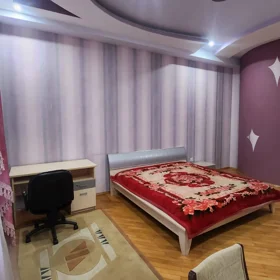 In Baku 220.0 m² apartment is for rent - Image 5
