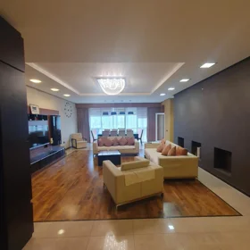 In Baku 240.0 m² apartment is for rent - Image 2