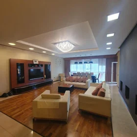 In Baku 240.0 m² apartment is for rent - Image 3