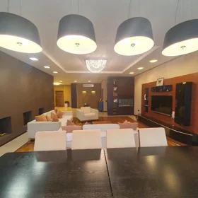 In Baku 240.0 m² apartment is for rent - Image 4