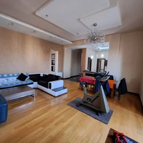 In Baku 164.0 m² apartment is for rent - Image 3