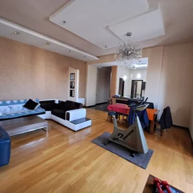 In Baku 164.0 m² apartment is for rent - Image 4