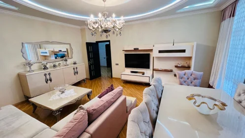 In Baku 110.0 m² apartment is for rent - Image 5