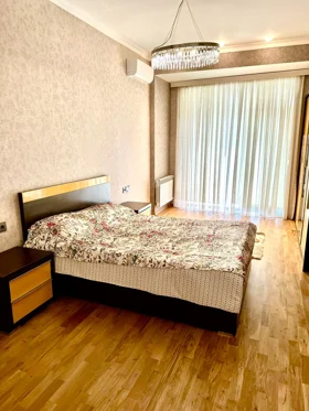 In Baku 125.0 m² apartment is for rent - Image 5