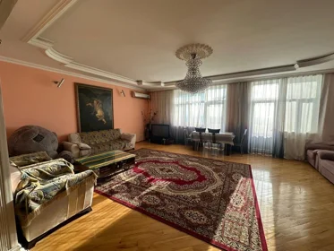 In Baku 147.0 m² apartment is for rent - Image 4