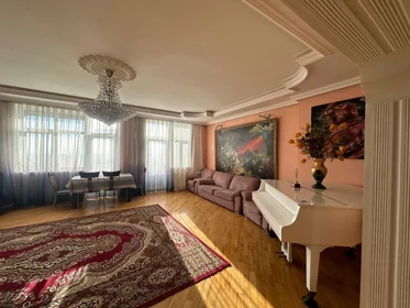 In Baku 147.0 m² apartment is for rent - Image 5