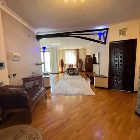 In Baku 200.0 m² apartment is for rent - Image 3