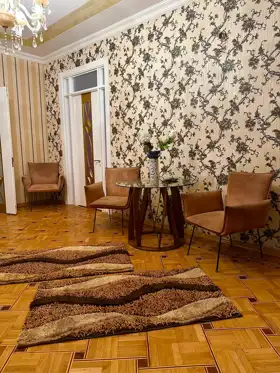 In Baku 180.0 m² apartment is for rent - Image 2