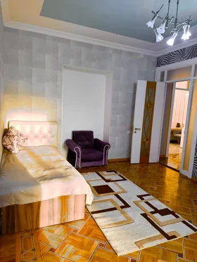 In Baku 180.0 m² apartment is for rent - Image 4