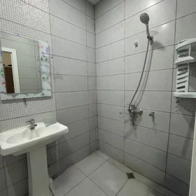 In Baku 70.0 m² apartment is for rent - Изображение 2