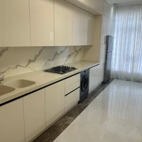 In Baku 130.0 m² apartment is for rent - Image 3