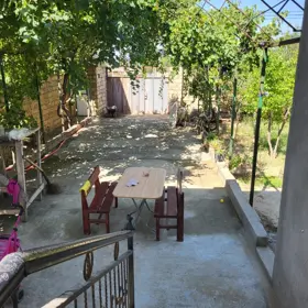 In Baku 150.0 m² house with 4.0 rooms is for sale - Image 2