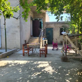 In Baku 150.0 m² house with 4.0 rooms is for sale - Image 5