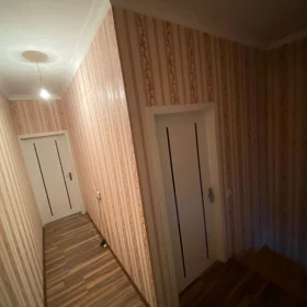 In Baku 70.0 m² house with 4.0 rooms is for rent - Image 3