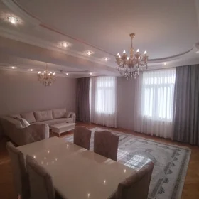 In Baku 115.0 m² apartment is for rent - Image 2