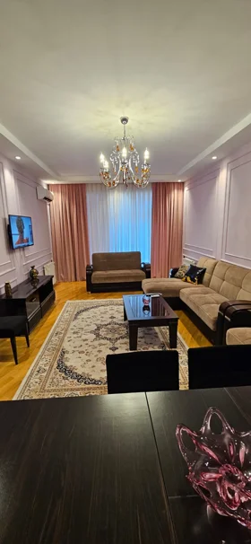 In Baku 106.0 m² apartment is for rent - Image 3