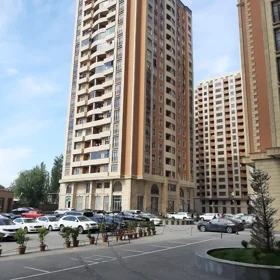 In Baku 125.0 m² apartment is for sale - Image 2