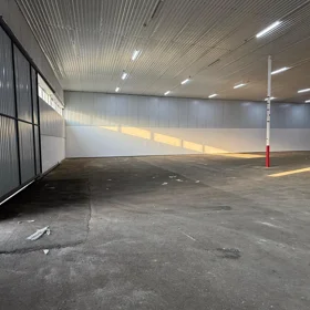 In Baku 1050.0 m² commercial is for rent - Image 4