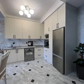 In Baku 90.0 m² apartment is for rent - Image 5